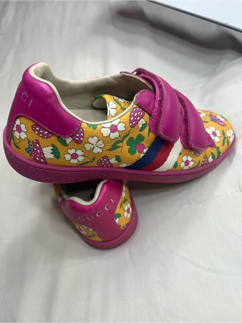 Gucci Kids Pink and Yellow Mushroom Floral Velcro Sneakers